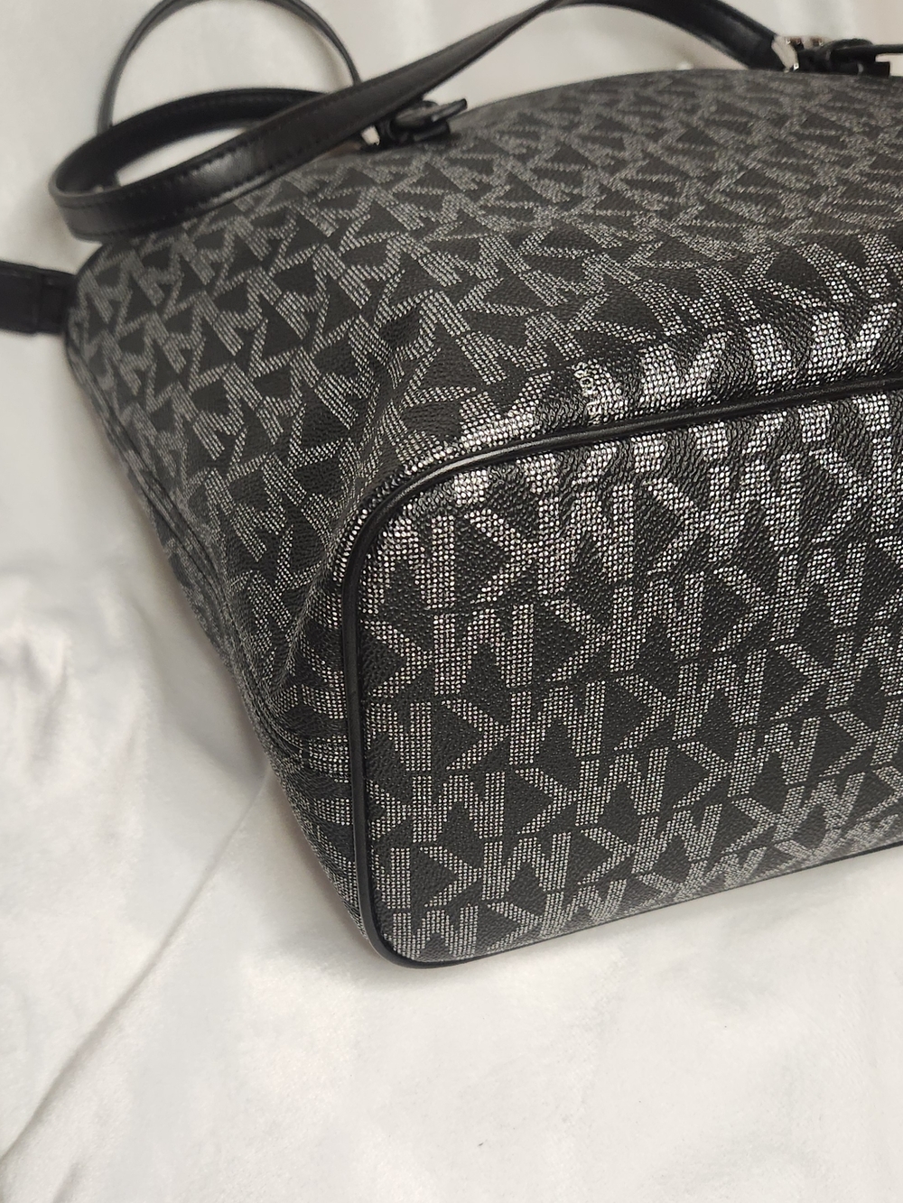 Michael Kors Black Logo Tote Bag - Picture 4 of 14